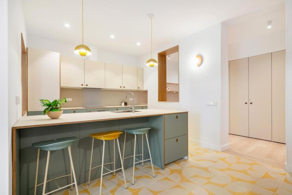 Apartamento Chueca Fuencarral - 5 Bdrms 5 Baths 12 Pax Madrid