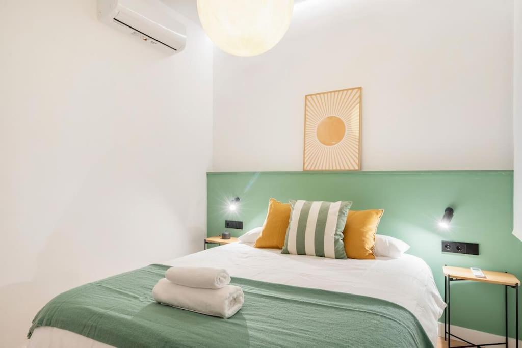 Apartamento Chueca Fuencarral - 5 Bdrms 5 Baths 12 Pax