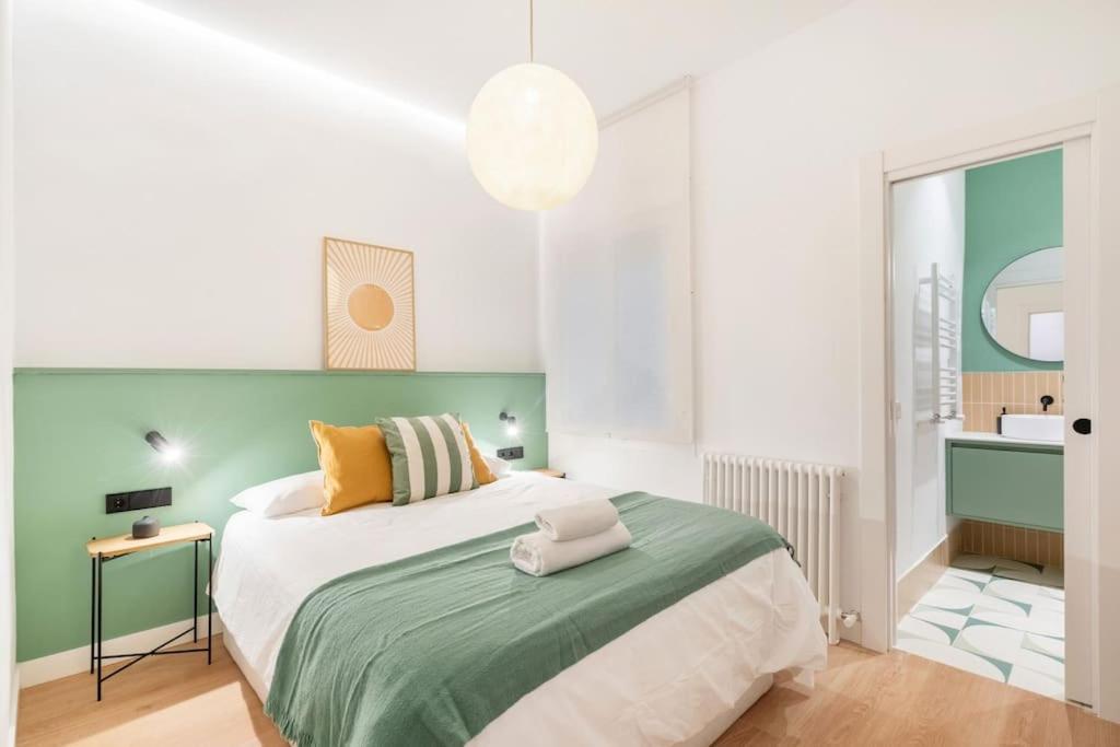 Chueca Fuencarral - 5 Bdrms 5 Baths 12 Pax Apartamento Madrid