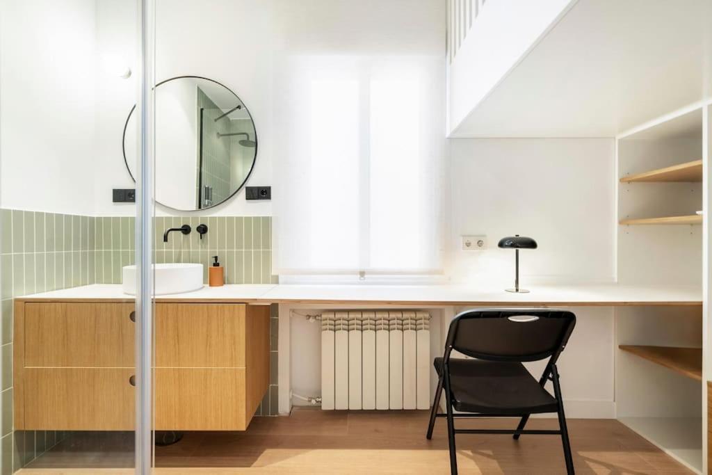 Chueca Fuencarral - 5 Bdrms 5 Baths 12 Pax Apartamento