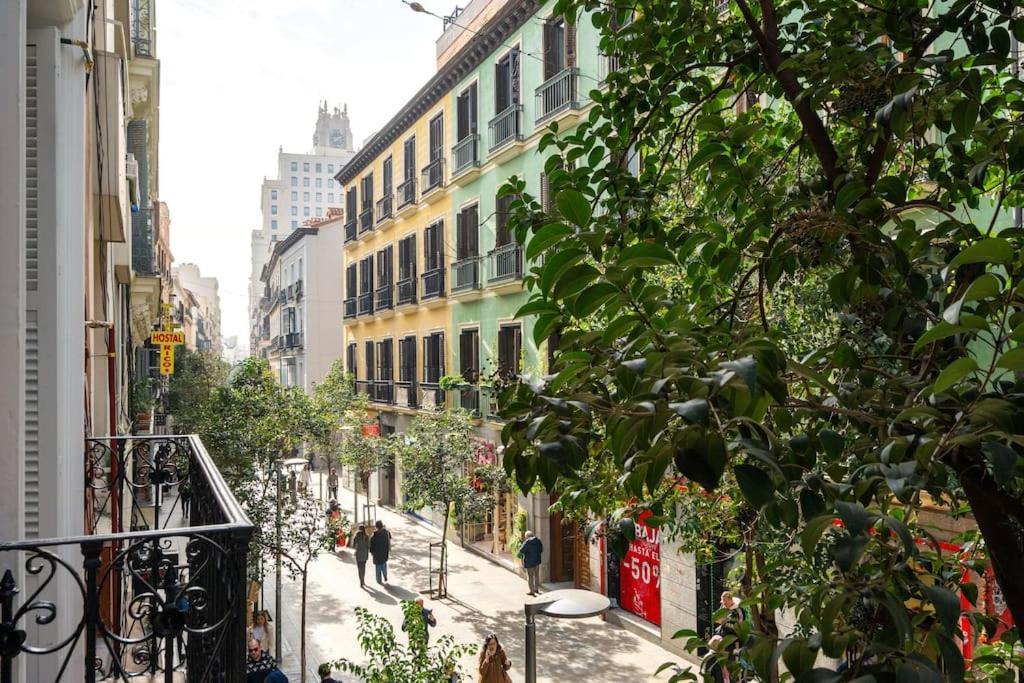 Apartamento Chueca Fuencarral - 5 Bdrms 5 Baths 12 Pax Madrid